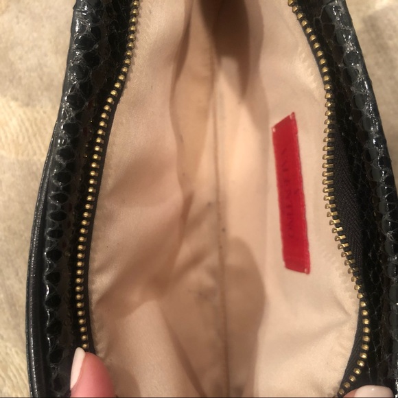 Valentino Garavani Python Bow Clutch - Picture 8 of 8